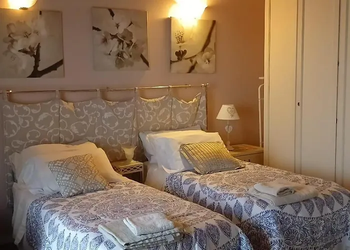 Mums Con Colonnina Elettrica Bed & Breakfast 4*